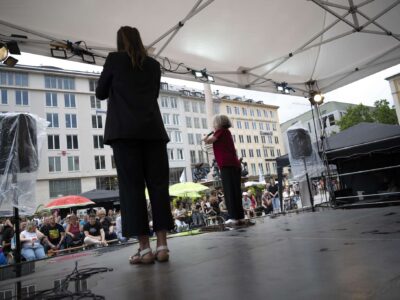 Randgruppenkrawall 2026: Protest gegen Kürzungen der Regierung im sozialen Bereich